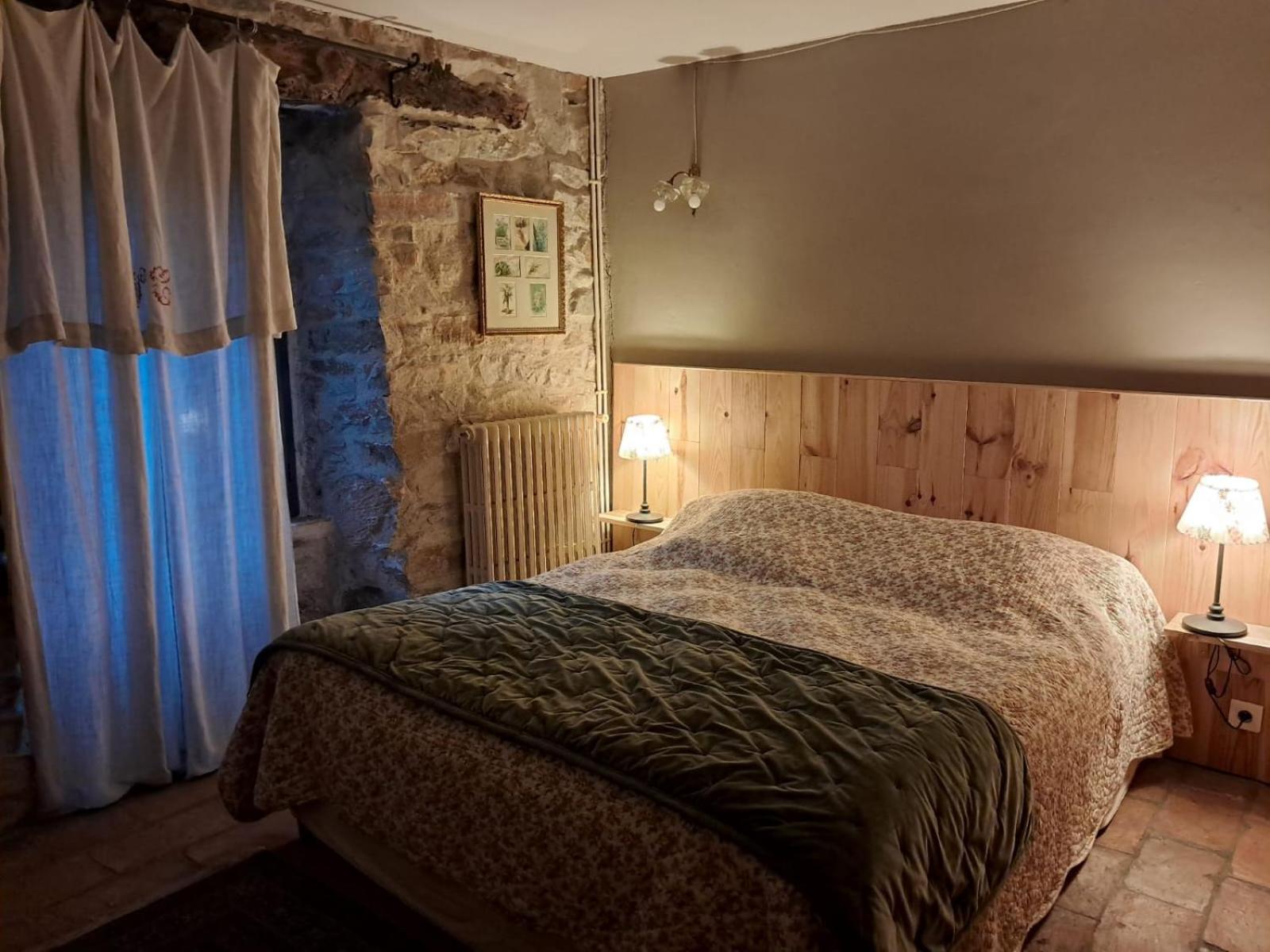 Nabat Le Haut, Chambre Et Table D'Hotes Courniou Екстериор снимка