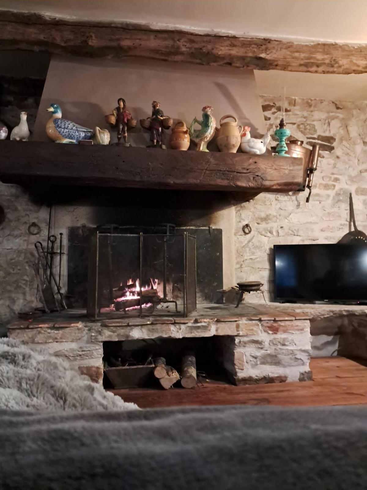 Nabat Le Haut, Chambre Et Table D'Hotes Courniou Екстериор снимка