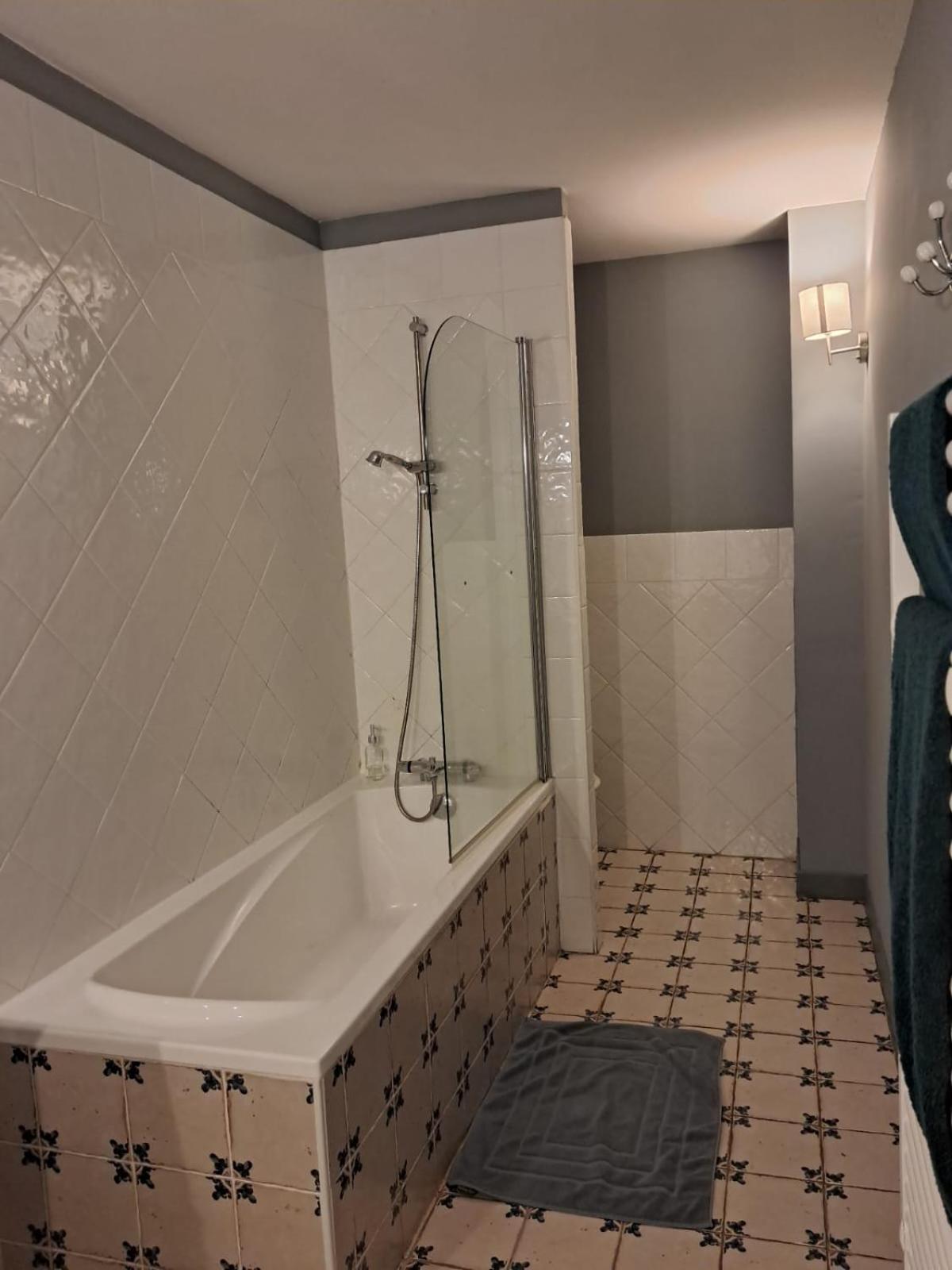 Nabat Le Haut, Chambre Et Table D'Hotes Courniou Екстериор снимка